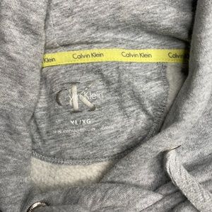 Calvin Klein swearter